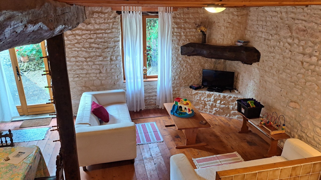 Photo of Livingroom in Saint-Pierre-de-Juillers