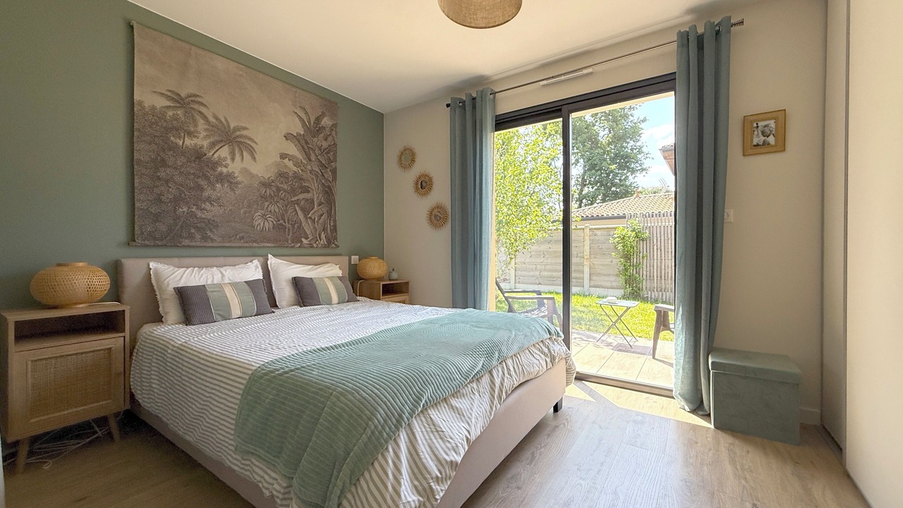 Photo of Bedroom in Gujan-Mestras