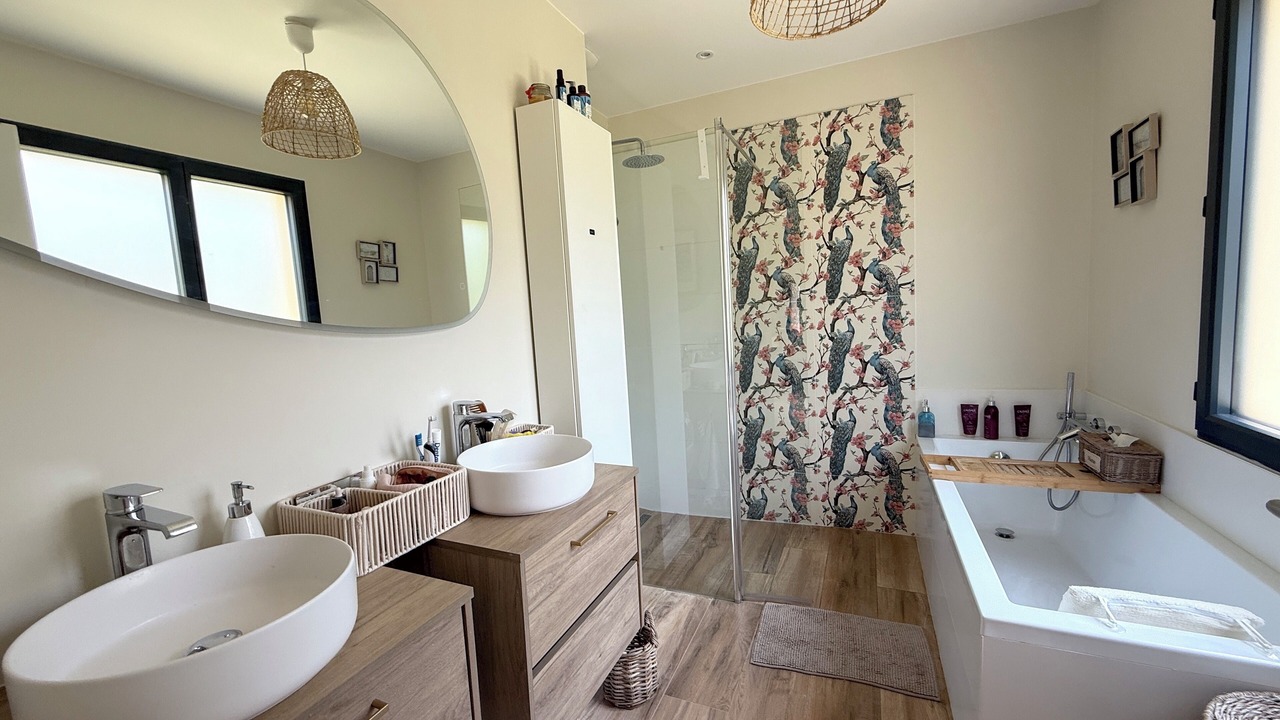 Photo of Bathroom in Gujan-Mestras