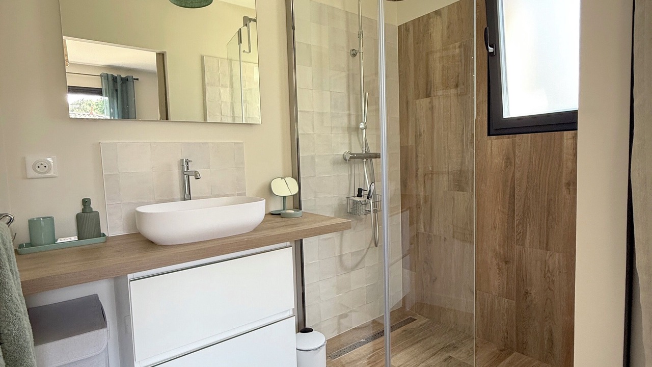 Photo of Bathroom in Gujan-Mestras