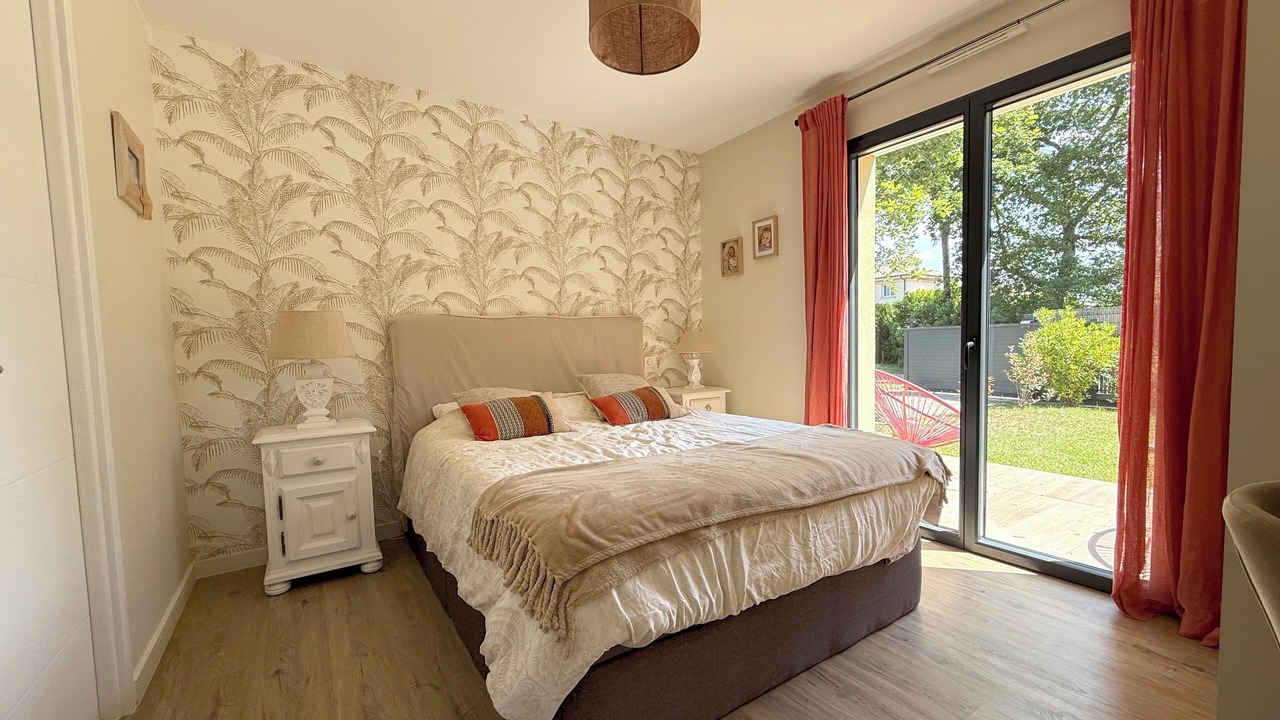 Photo of Bedroom in Gujan-Mestras