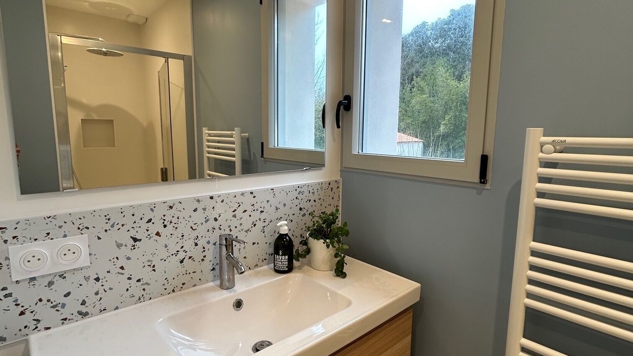 Photo of Bathroom in Domino