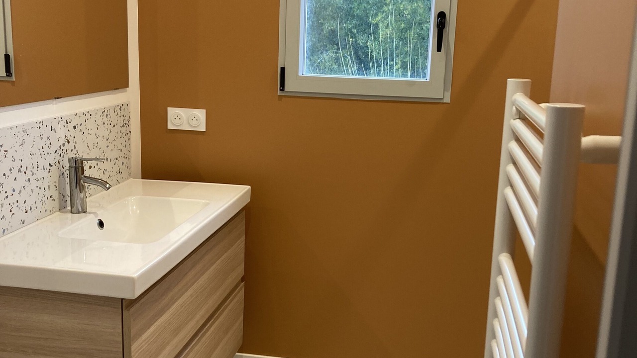 Photo of Bathroom in Domino