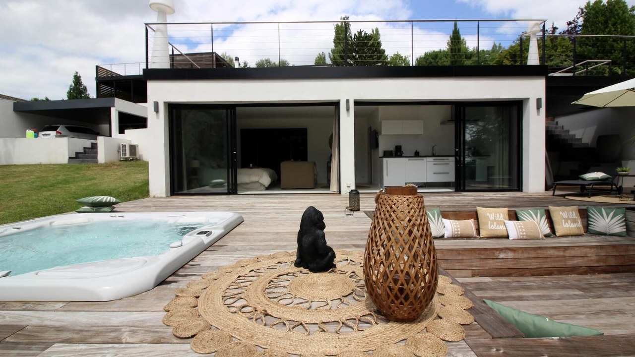 Photo of Patio Balcony in Saint-Andre-de-Cubzac