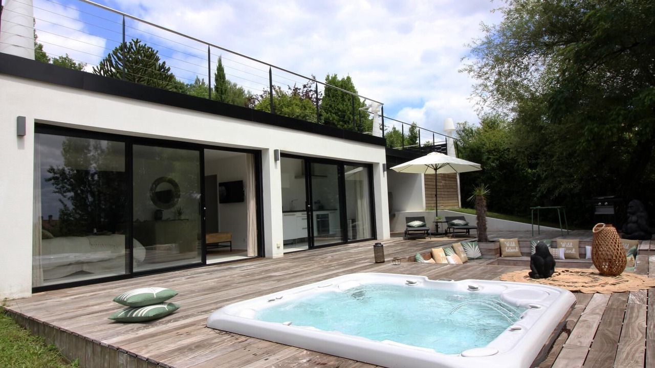 Photo of Patio Balcony in Saint-Andre-de-Cubzac