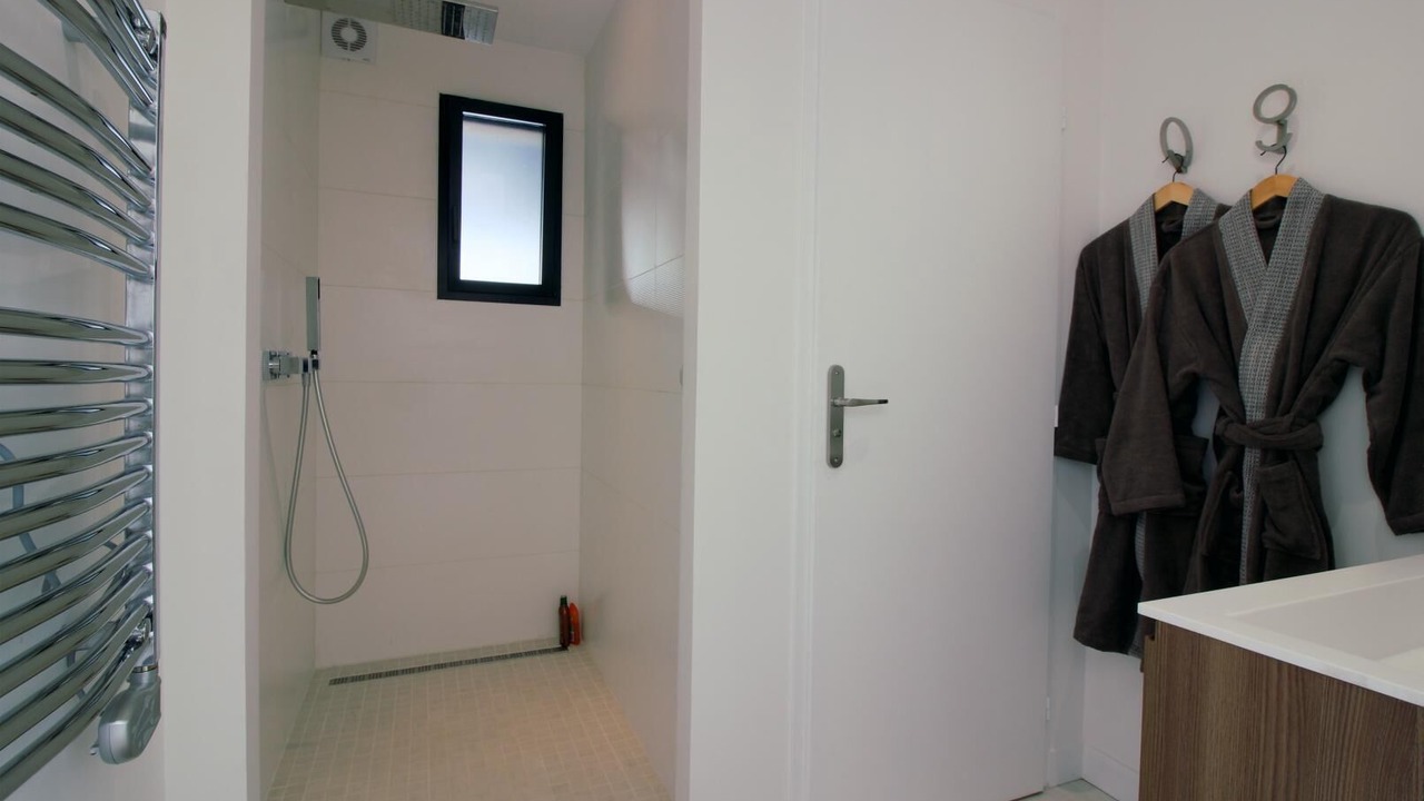 Photo of Bathroom in Saint-Andre-de-Cubzac