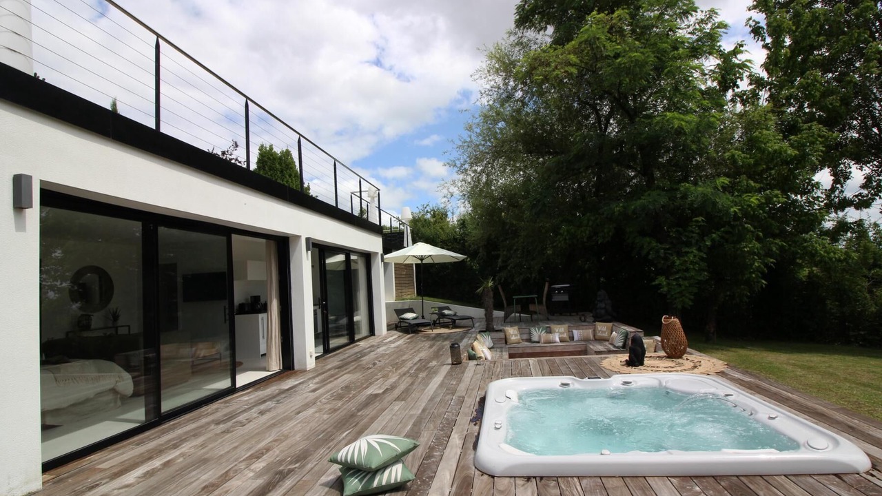 Photo of Patio Balcony in Saint-Andre-de-Cubzac
