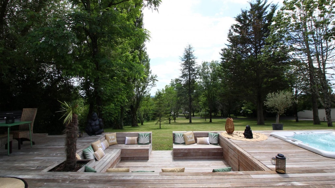Photo of Patio Balcony in Saint-Andre-de-Cubzac