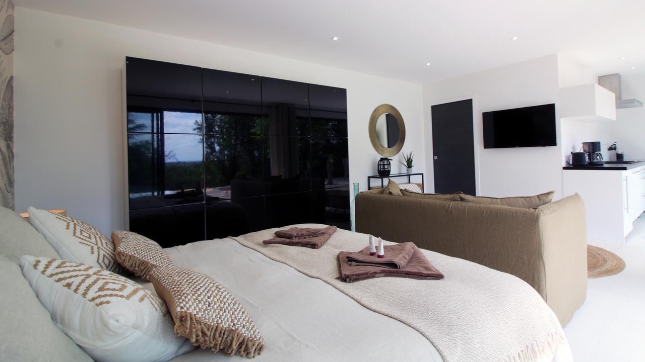 Photo of Bedroom in Saint-Andre-de-Cubzac
