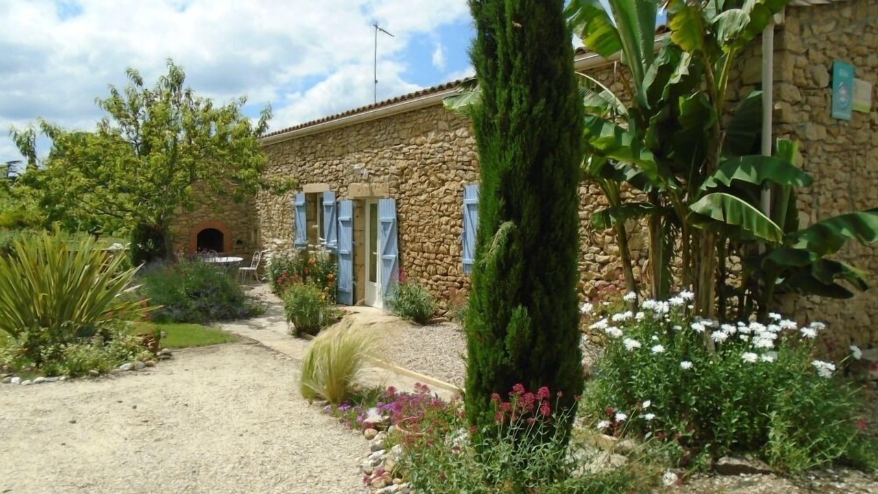 Photo of Outdoor in Saint-Pierre-de-Mons