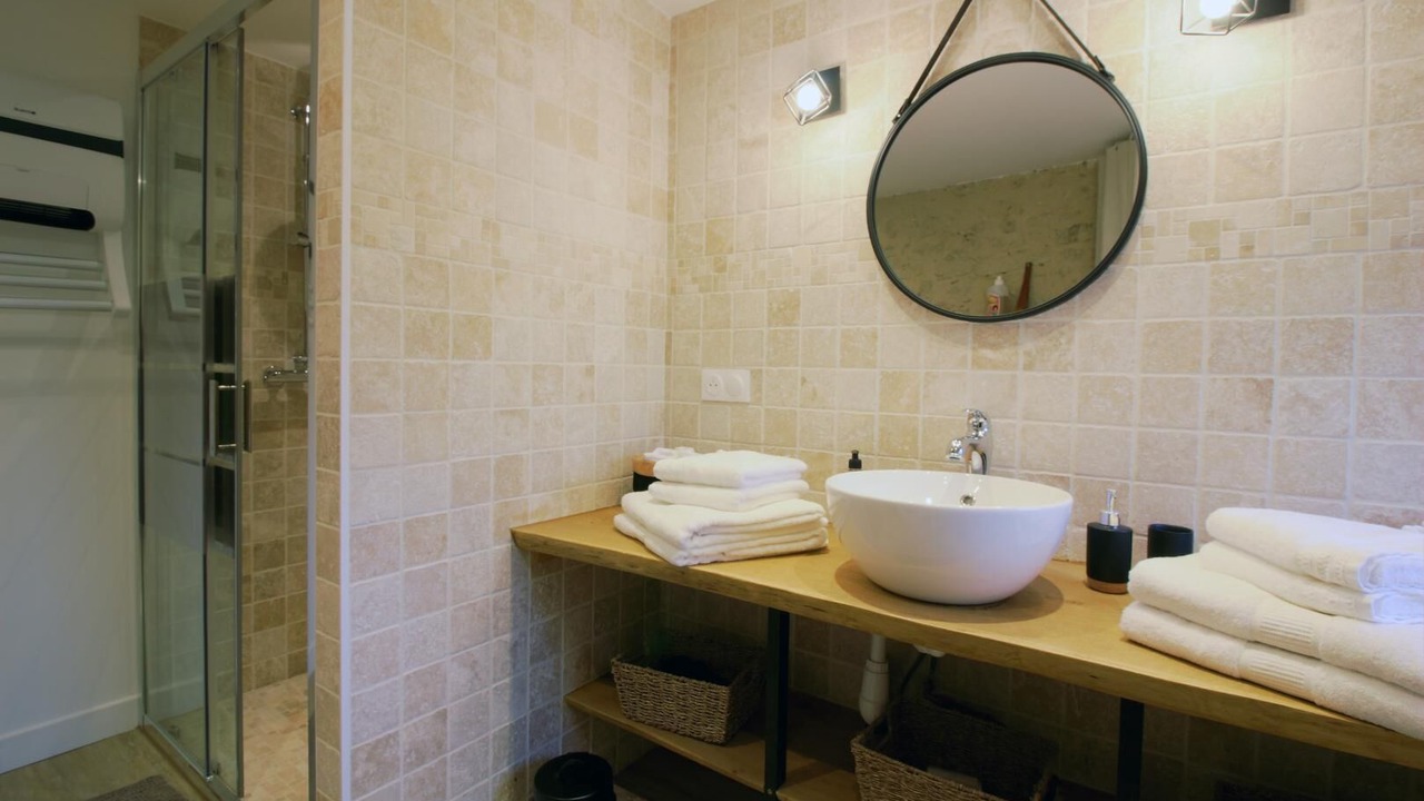 Photo of Bathroom in Mauriac