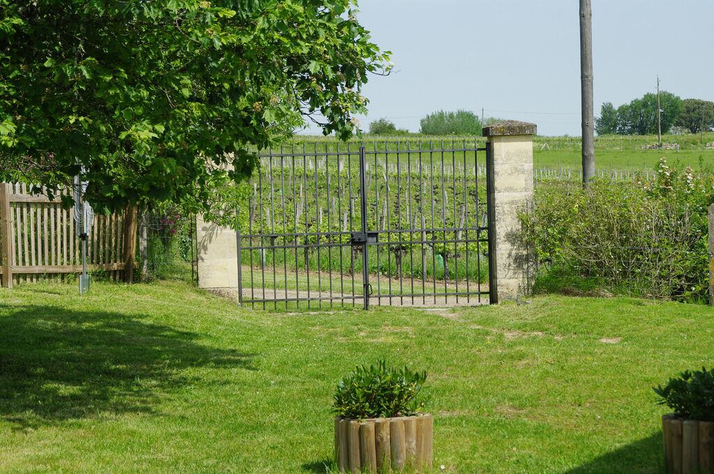 Photo of Outdoor in Saint-Aubin-de-Branne