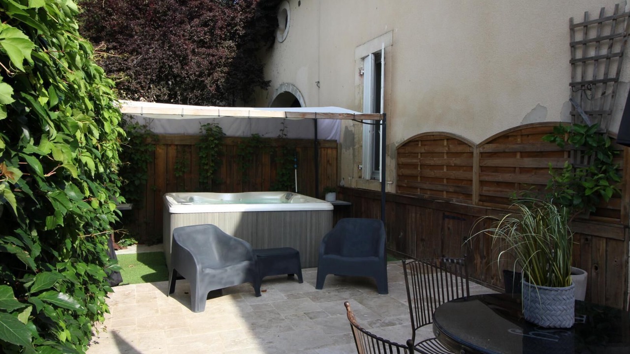 Photo of Outdoor in Cerons