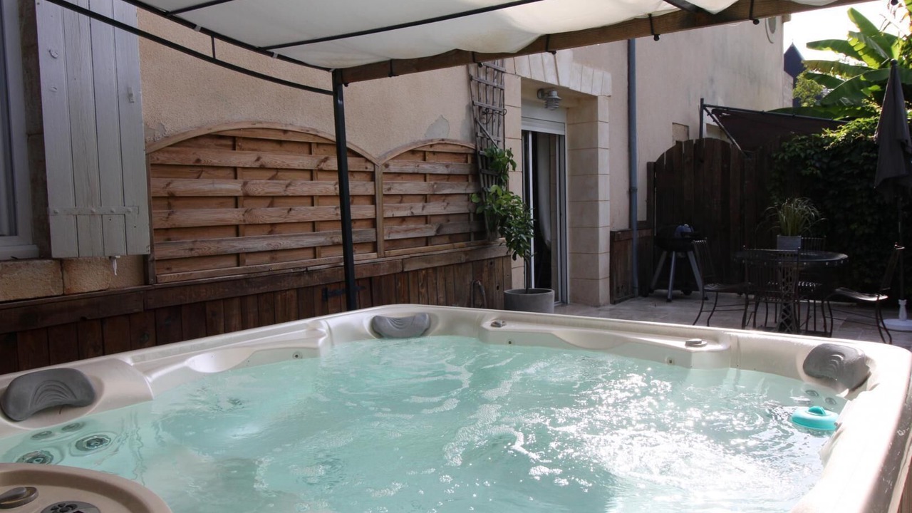 Photo of Patio Balcony in Cerons