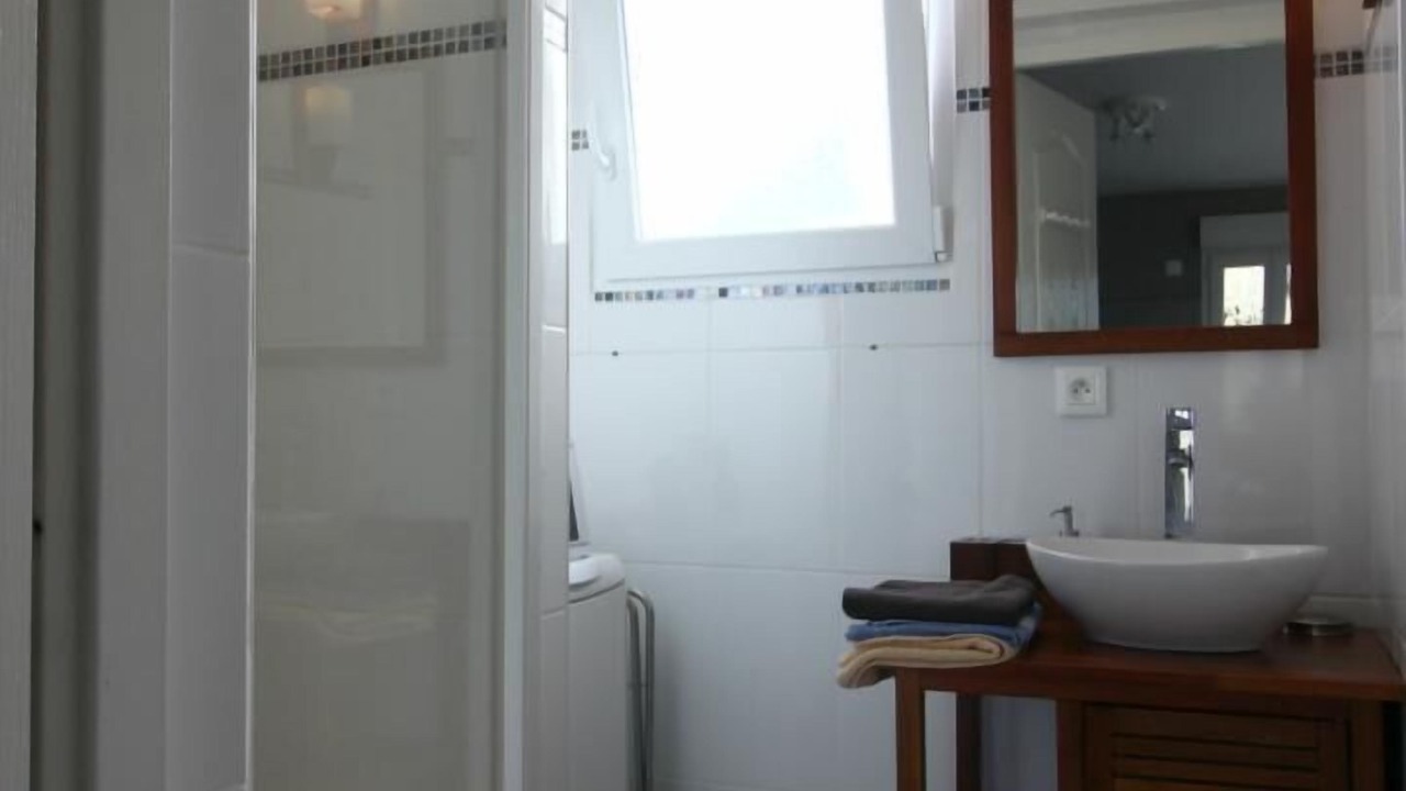 Photo of Bathroom in Jau-Dignac-et-Loirac