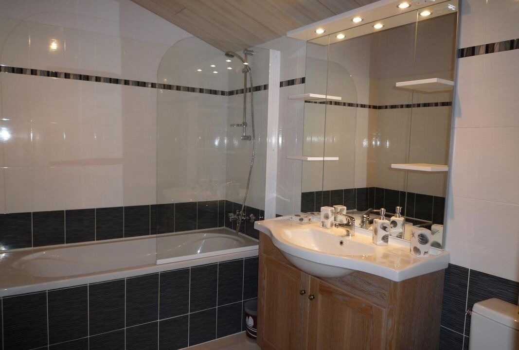 Photo of Bathroom in Cartelegue