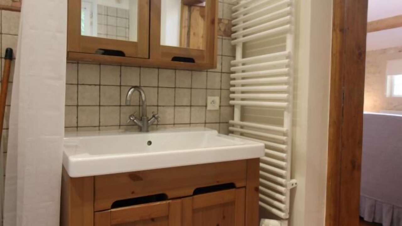 Photo of Bathroom in Saint-Michel-de-Fronsac