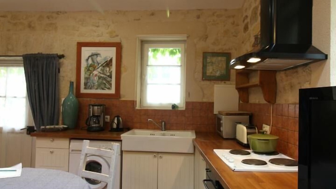 Photo of Kitchen in Saint-Michel-de-Fronsac