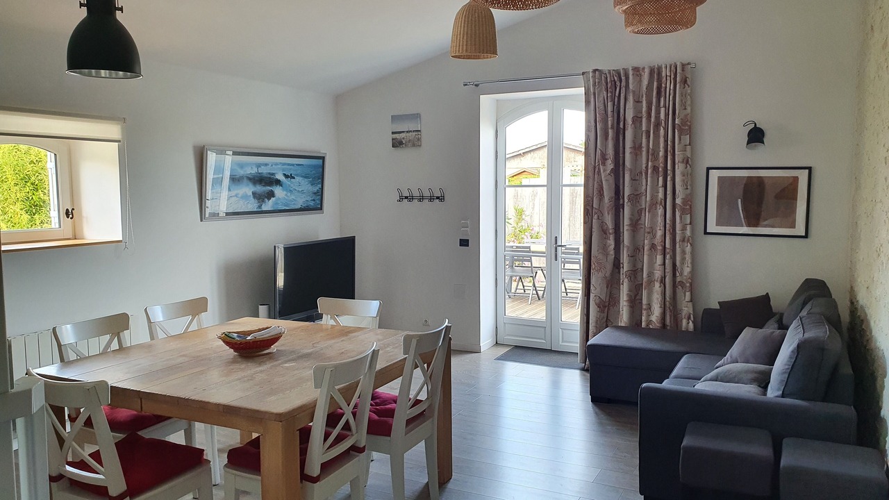 Photo of Livingroom in Braud-et-Saint-Louis