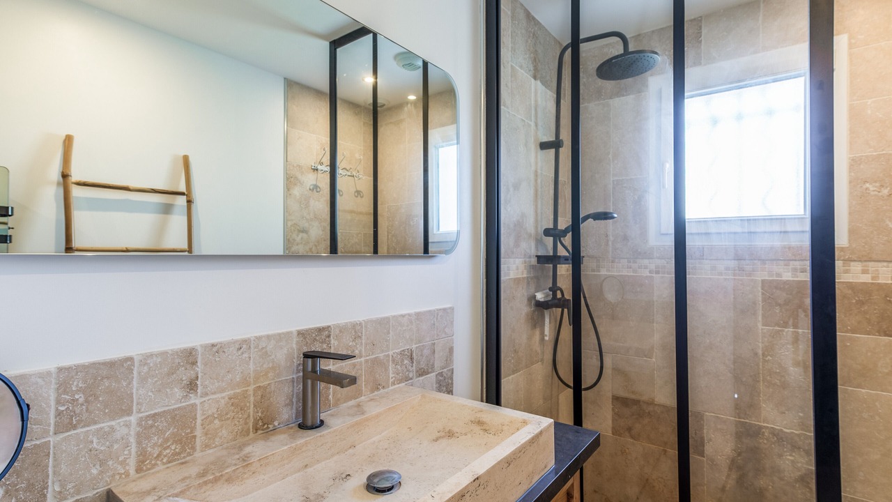 Photo of Bathroom in Morieres-les-Avignon