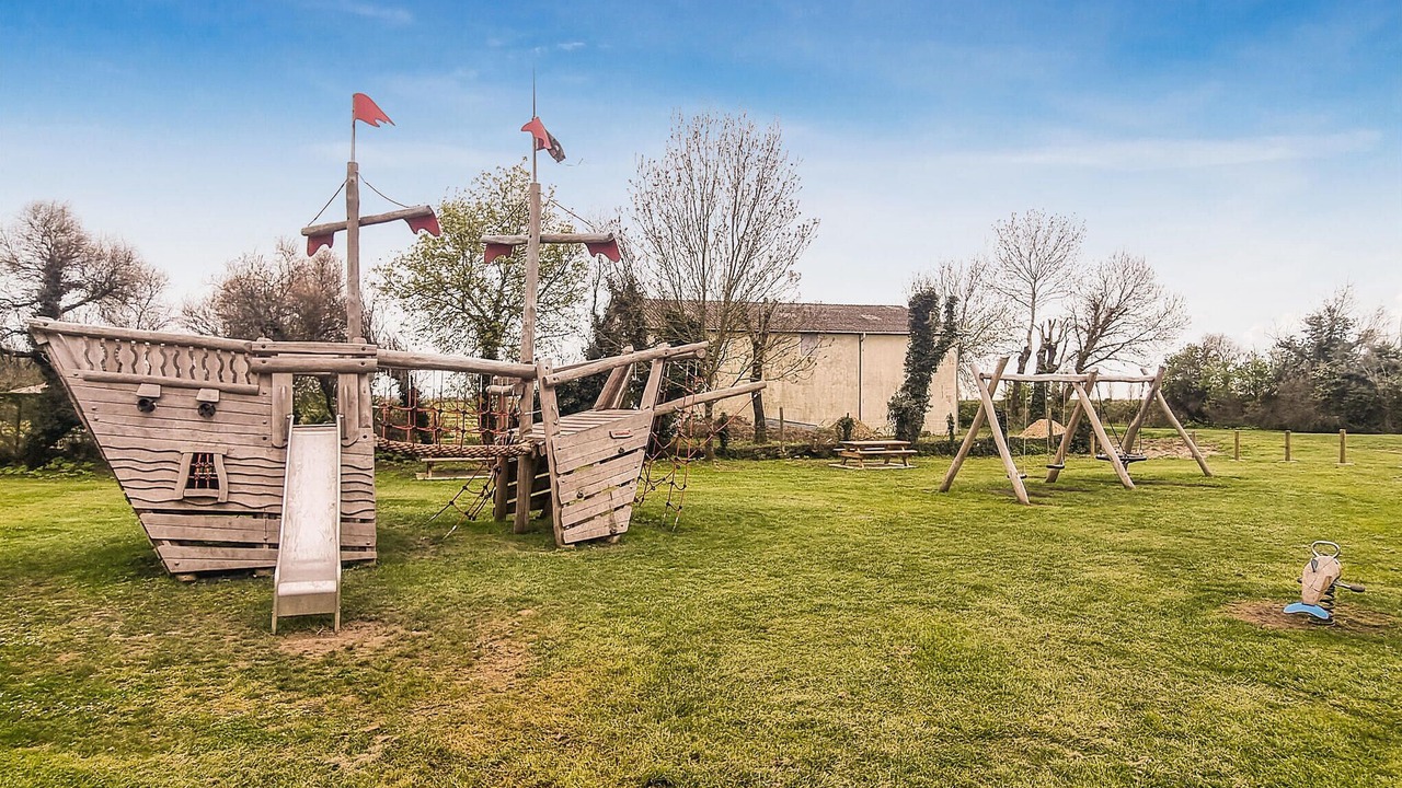 Photo of Others in Mortagne-sur-Gironde