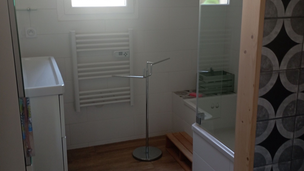 Photo of Bathroom in Lagord