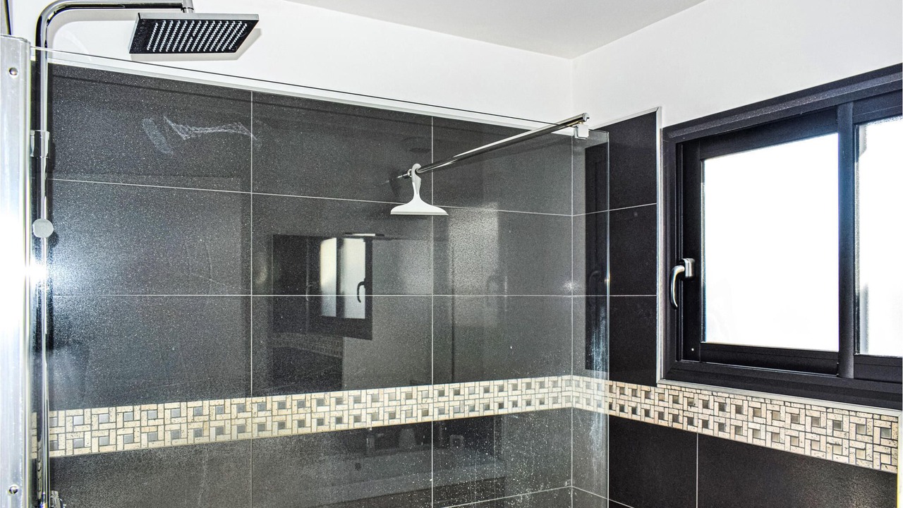 Photo of Bathroom in Lons