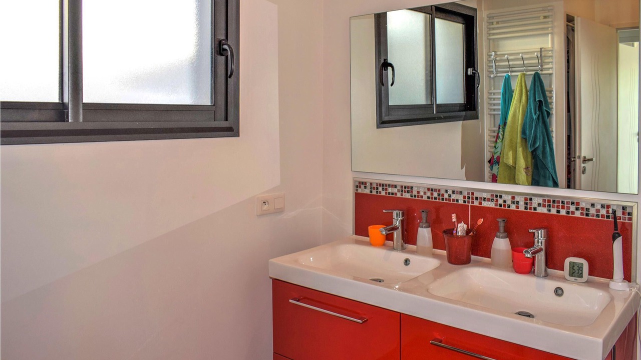 Photo of Bathroom in Lons