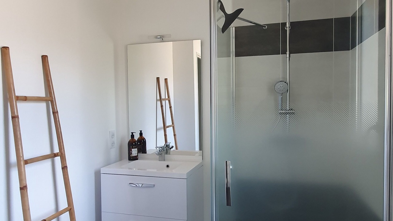 Photo of Bathroom in Lembras