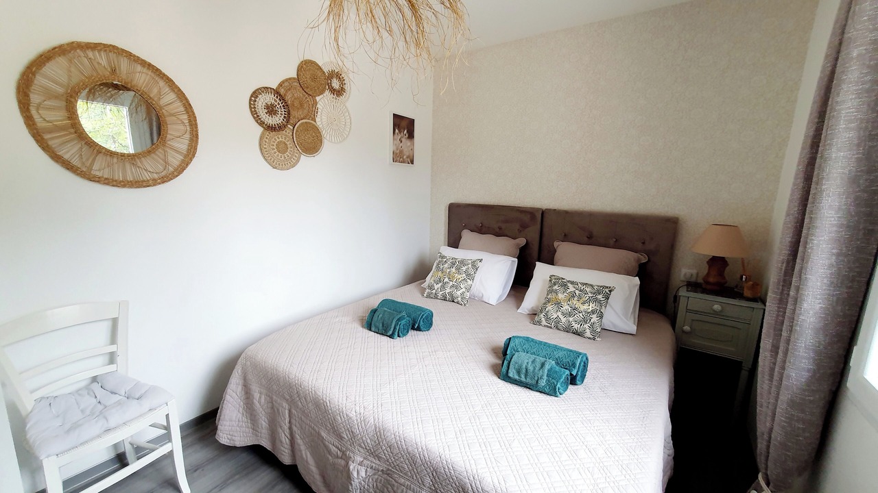 Photo of Bedroom in Lembras