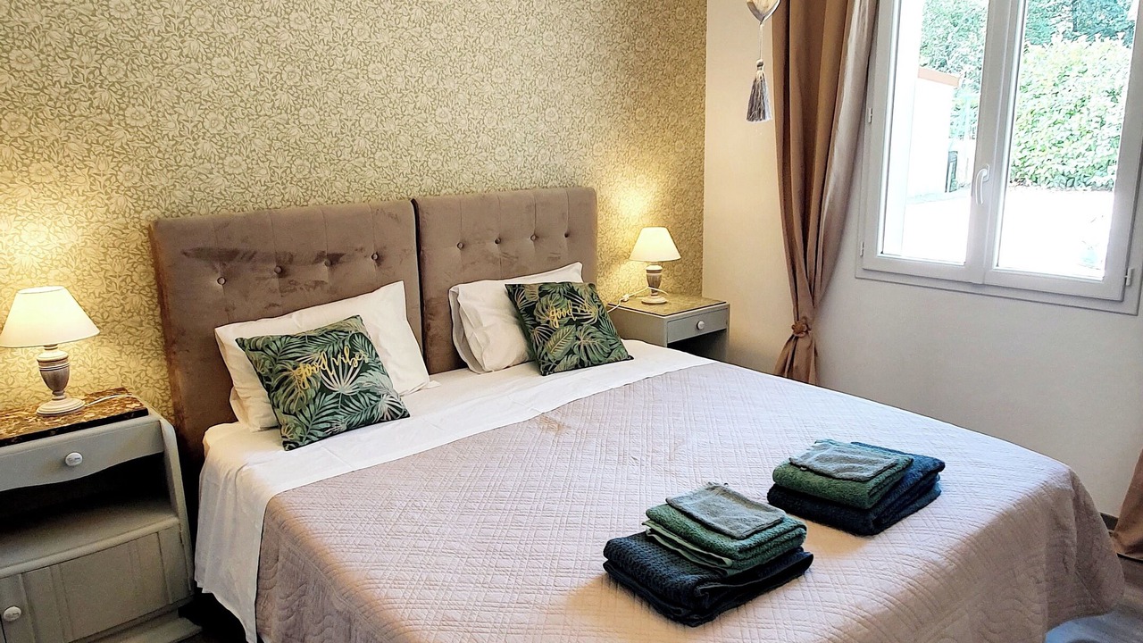 Photo of Bedroom in Lembras