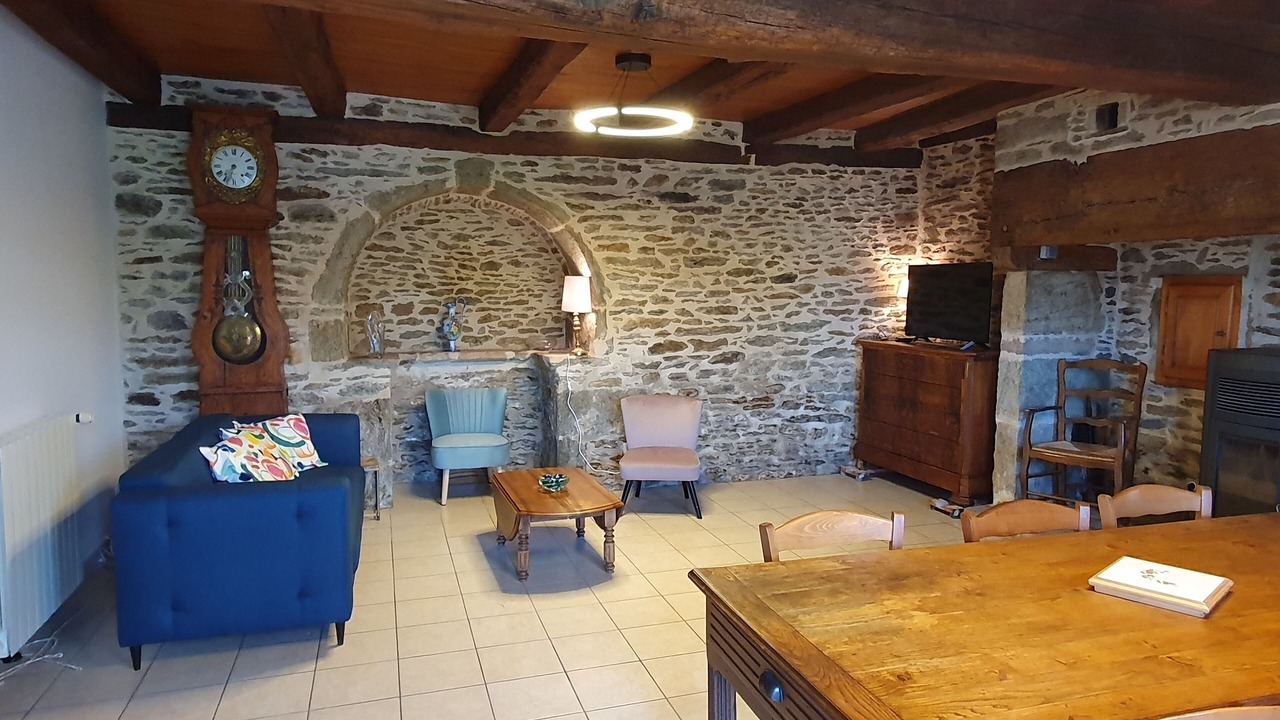 Photo of Livingroom in Laval-sur-Luzege