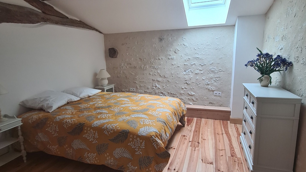 Photo of Bedroom in Les Leves-et-Thoumeyragues