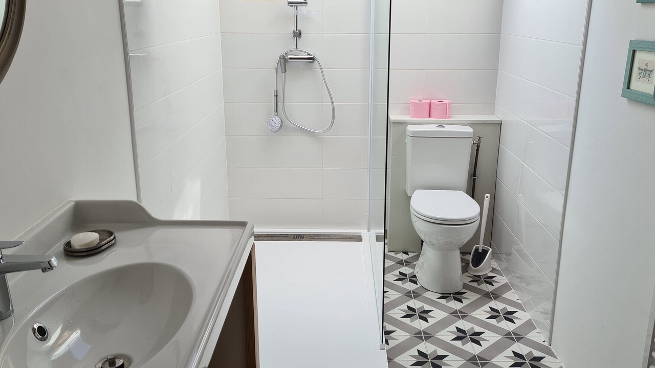 Photo of Bathroom in Les Leves-et-Thoumeyragues