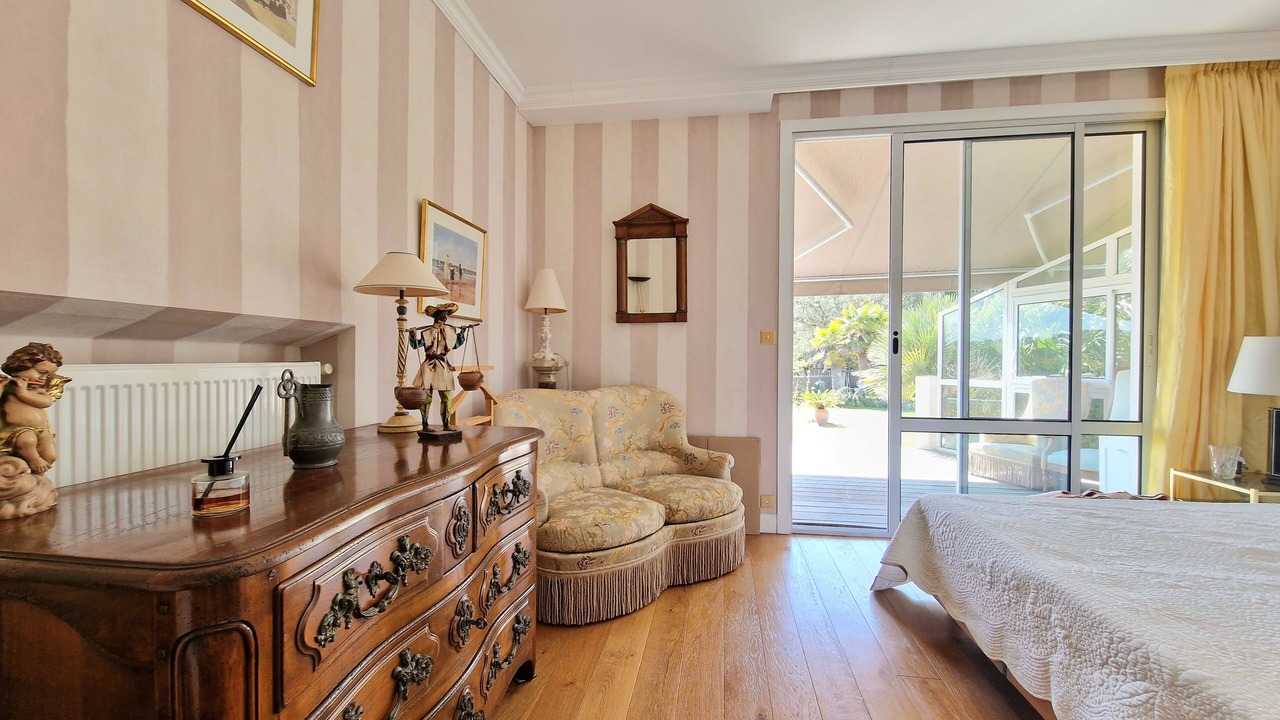 Photo of Bedroom in Saint-Palais-sur-Mer