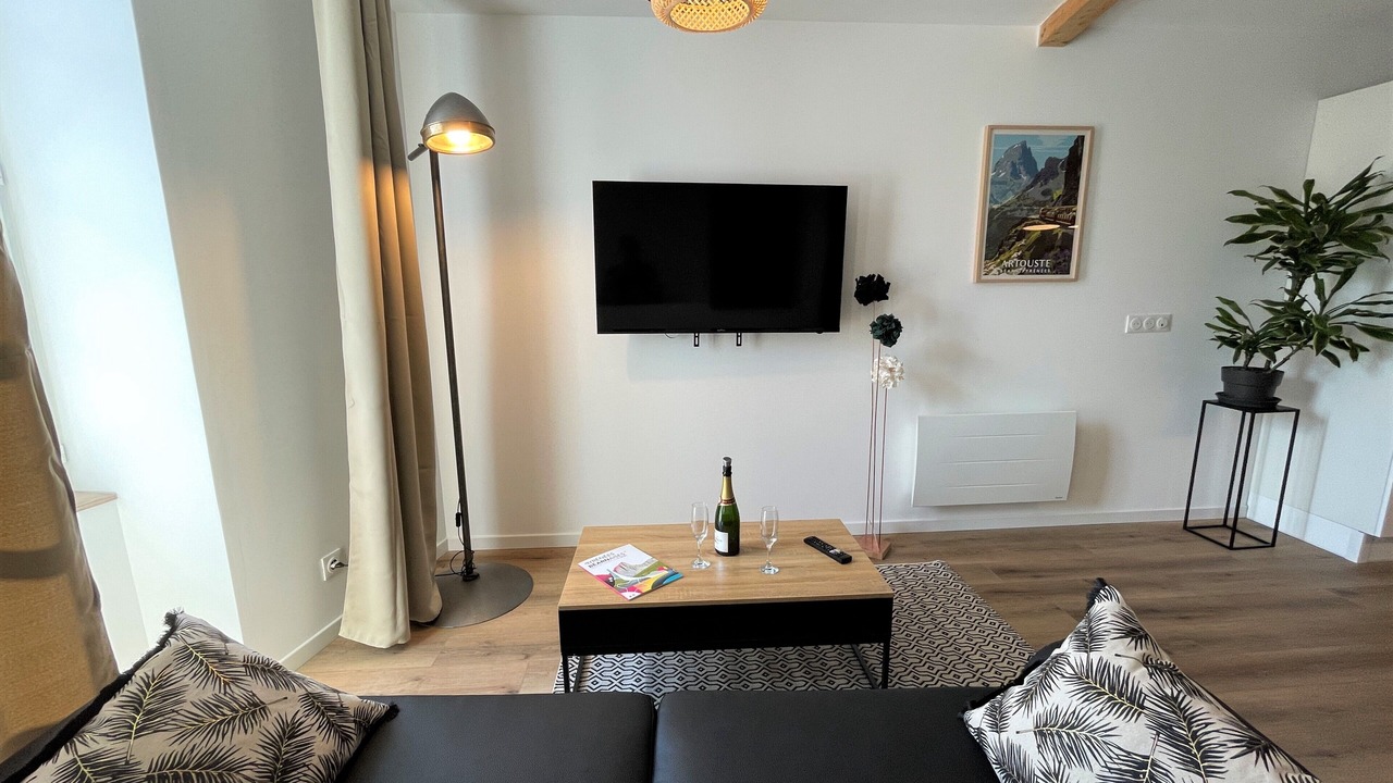 Photo of Livingroom in Oloron-Sainte-Marie