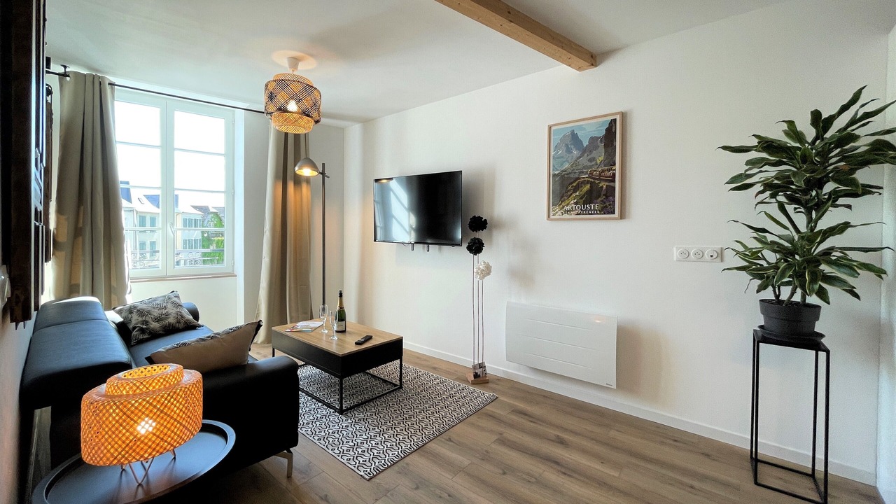 Photo of Livingroom in Oloron-Sainte-Marie