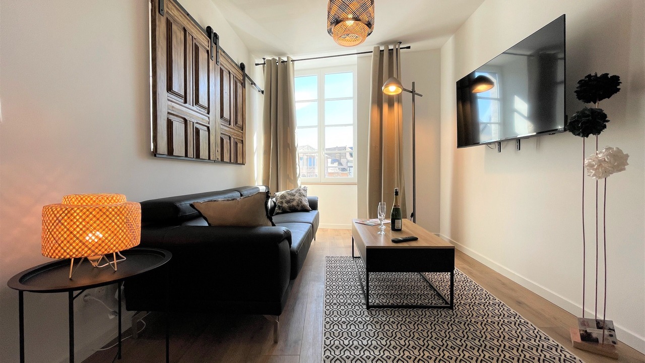 Photo of Livingroom in Oloron-Sainte-Marie