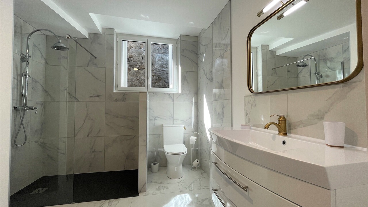 Photo of Bathroom in Oloron-Sainte-Marie