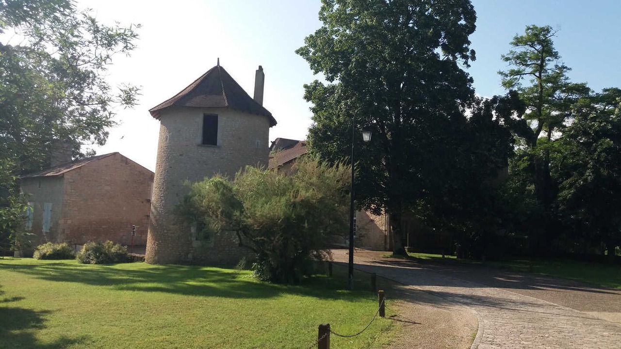 Photo of Outdoor in Ayron