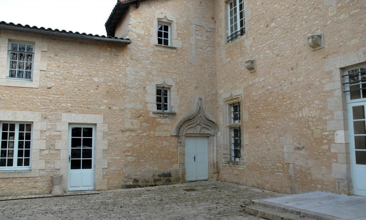 Photo of Outdoor in Ayron