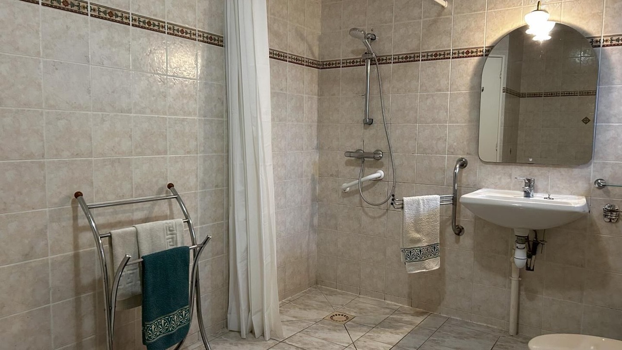 Photo of Bathroom in Champagne-le-Sec