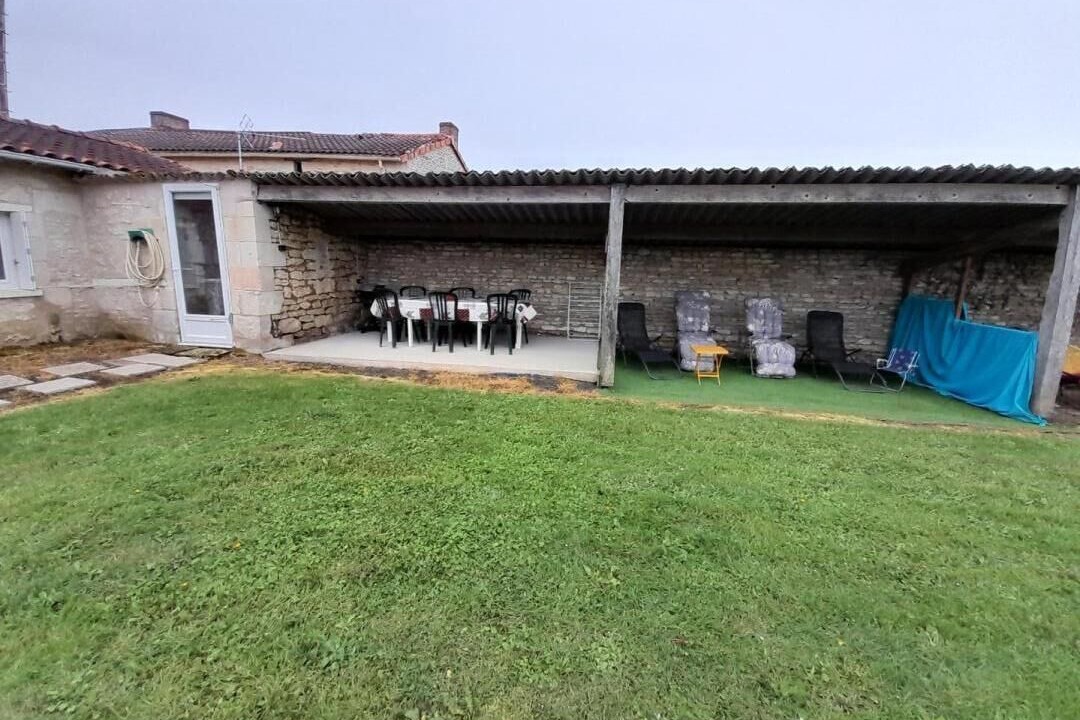 Photo of Patio Balcony in Coussay