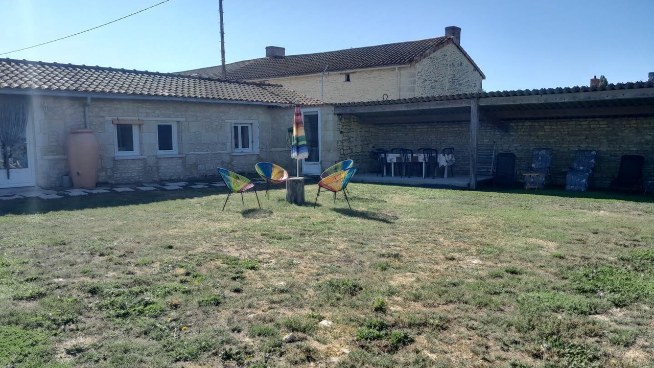 Photo of Patio Balcony in Coussay