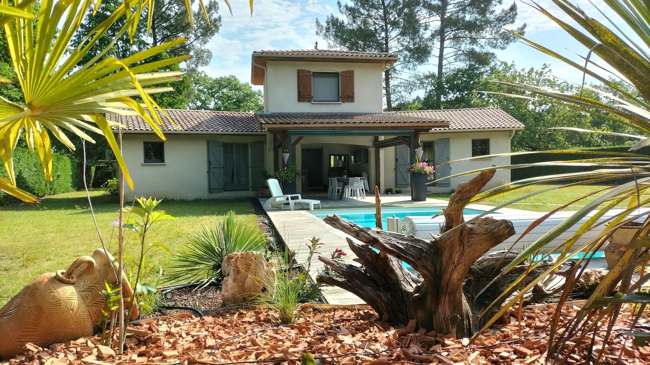 Photo of Outdoor in Salles