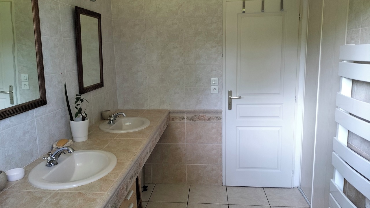 Photo of Bathroom in Salles