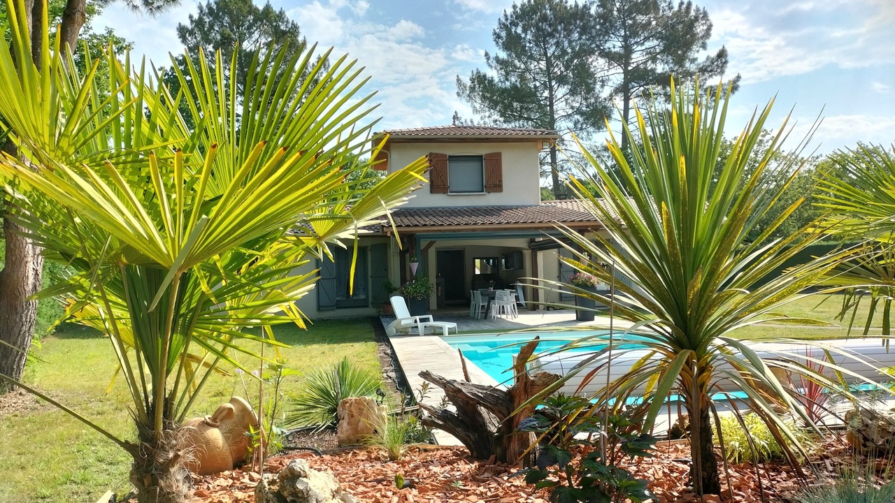 Photo of Outdoor in Salles