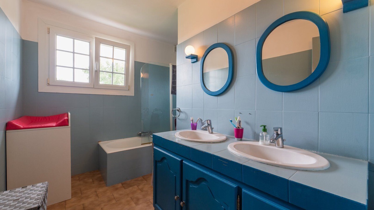 Photo of Bathroom in Saint-Georges-les-Baillargeaux