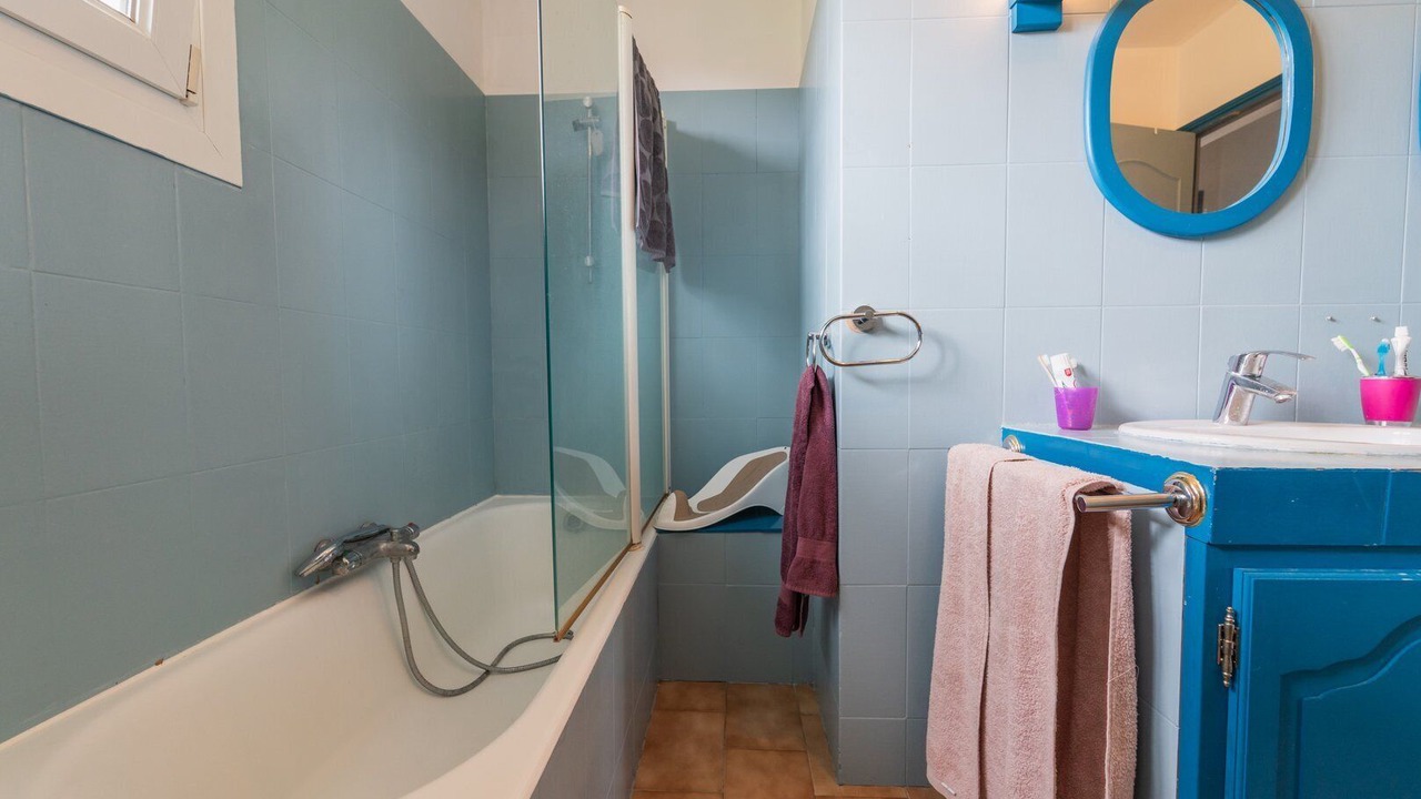 Photo of Bathroom in Saint-Georges-les-Baillargeaux