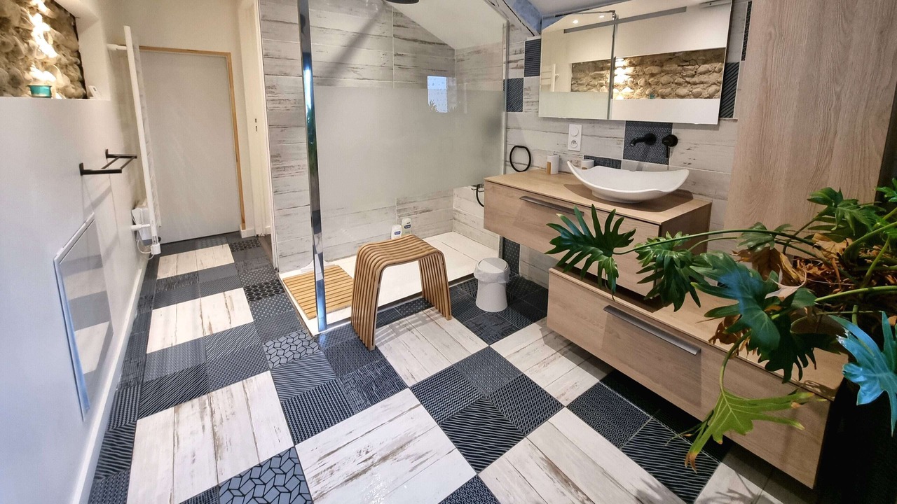 Photo of Bathroom in Sauvagnon